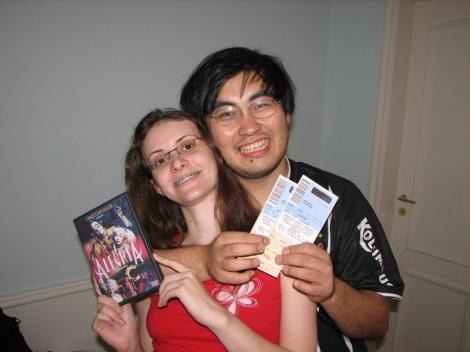 Alegria… Jonny, Amanda e os ingressos