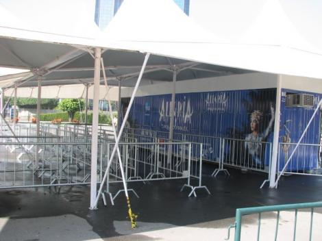 Tenda para venda dos ingressos do Cirque du Soleil no Morumbi Shopping