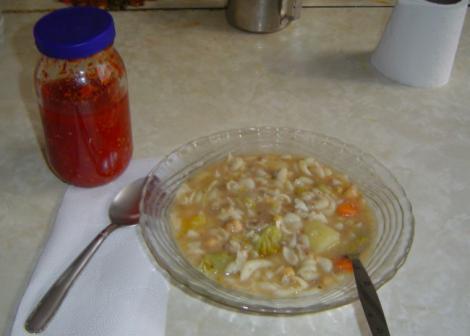 Sopa e pimenta no café da manhã